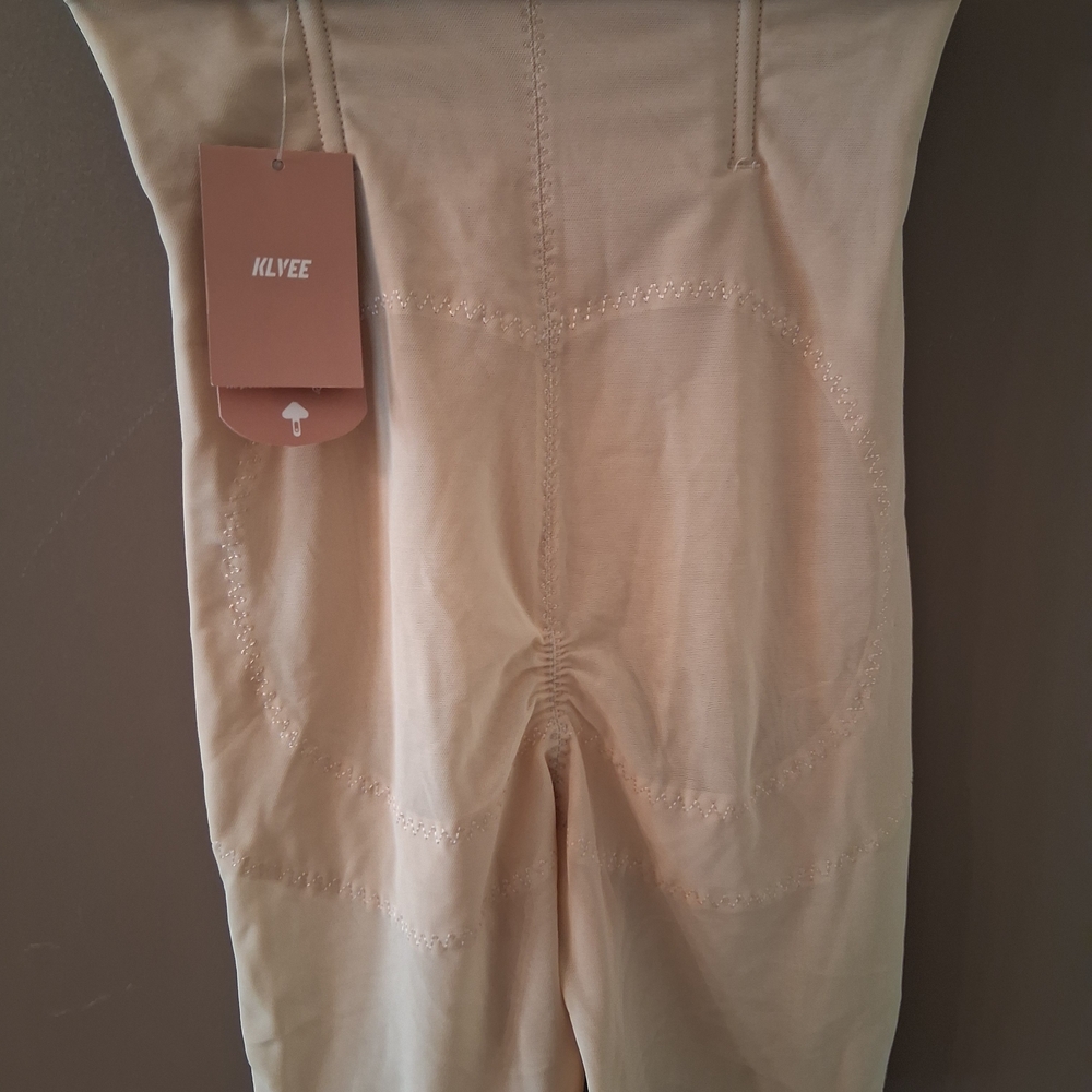 Women's Shapeware— Nude
